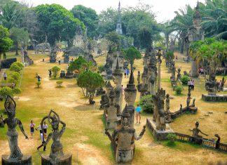 Du lịch Lào chuyến hành hương về miền đất Phật thiêng liêng